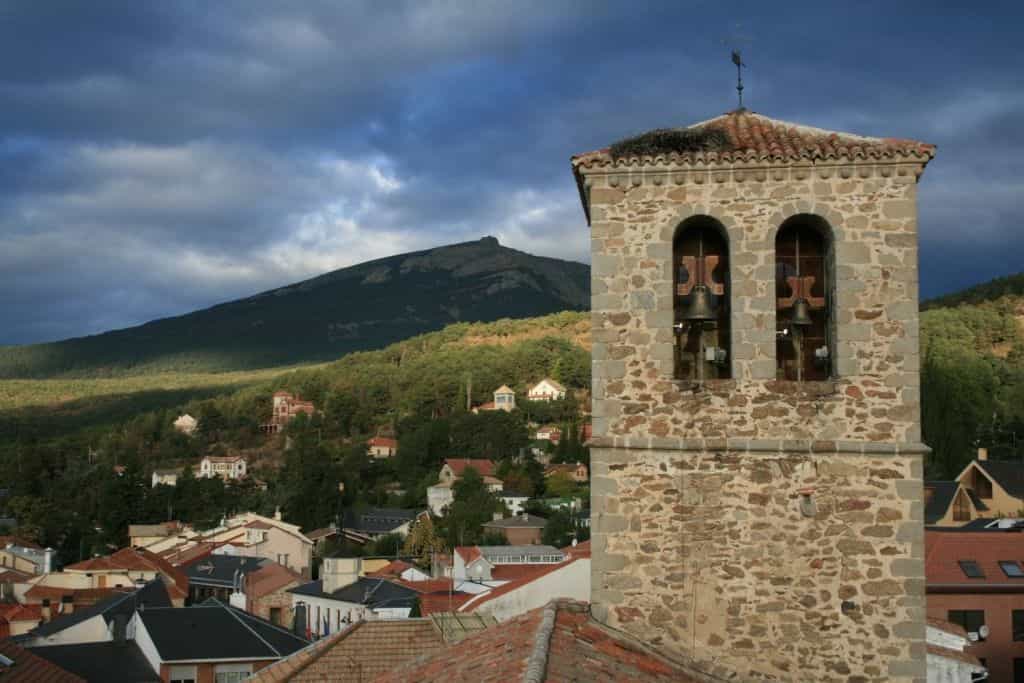 La Iglesia, Miraflores de la Sierra y al fondo La Najarra.